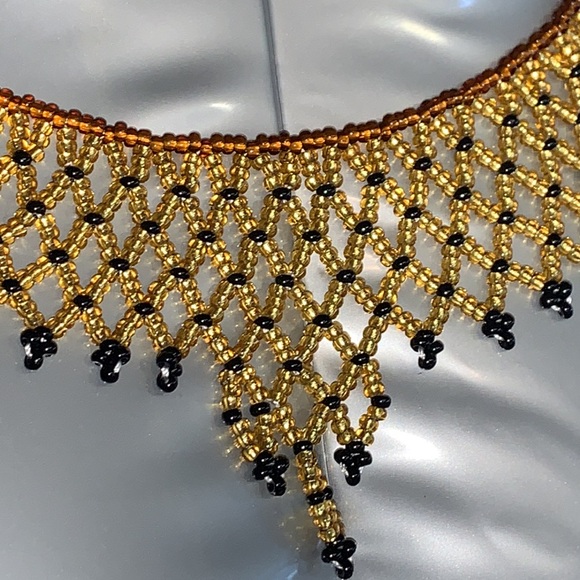 Beaded necklace made in Kenya. Fair Trade - Picture 4 of 7